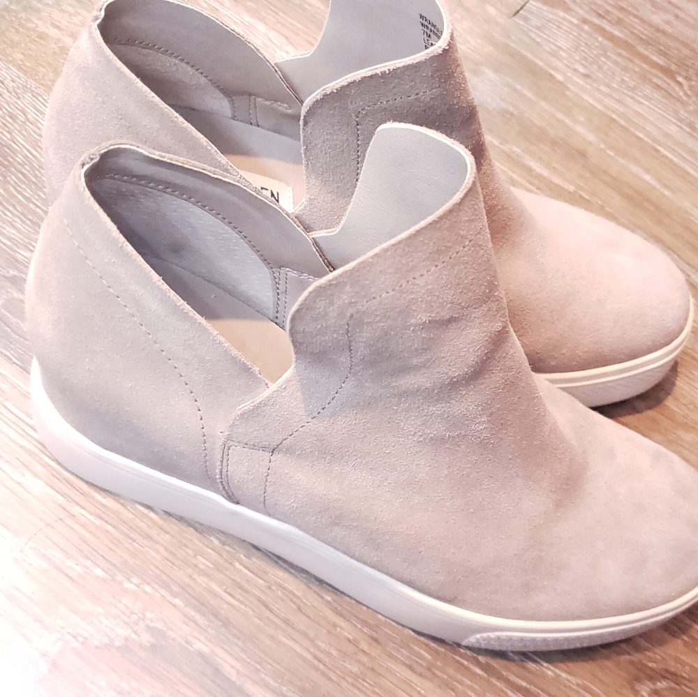 Steve Madden Cloud Gray Suede sneakers